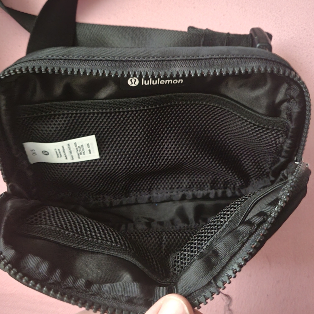 1L lululemon belt bag